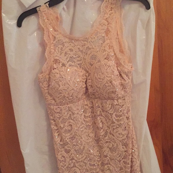 Tight but comfy blush pink dress - Picture 3 of 3